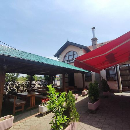 Bed and Breakfast Pansion Kamin Lukavica Экстерьер фото