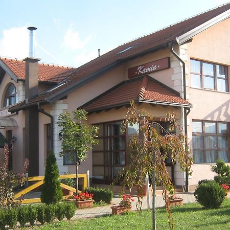 Bed and Breakfast Pansion Kamin Lukavica Экстерьер фото