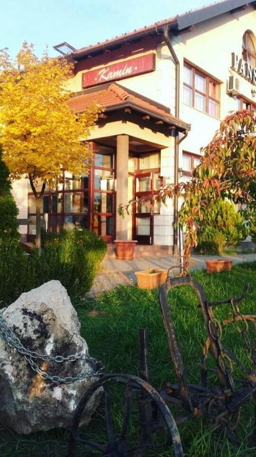 Bed and Breakfast Pansion Kamin Lukavica Экстерьер фото
