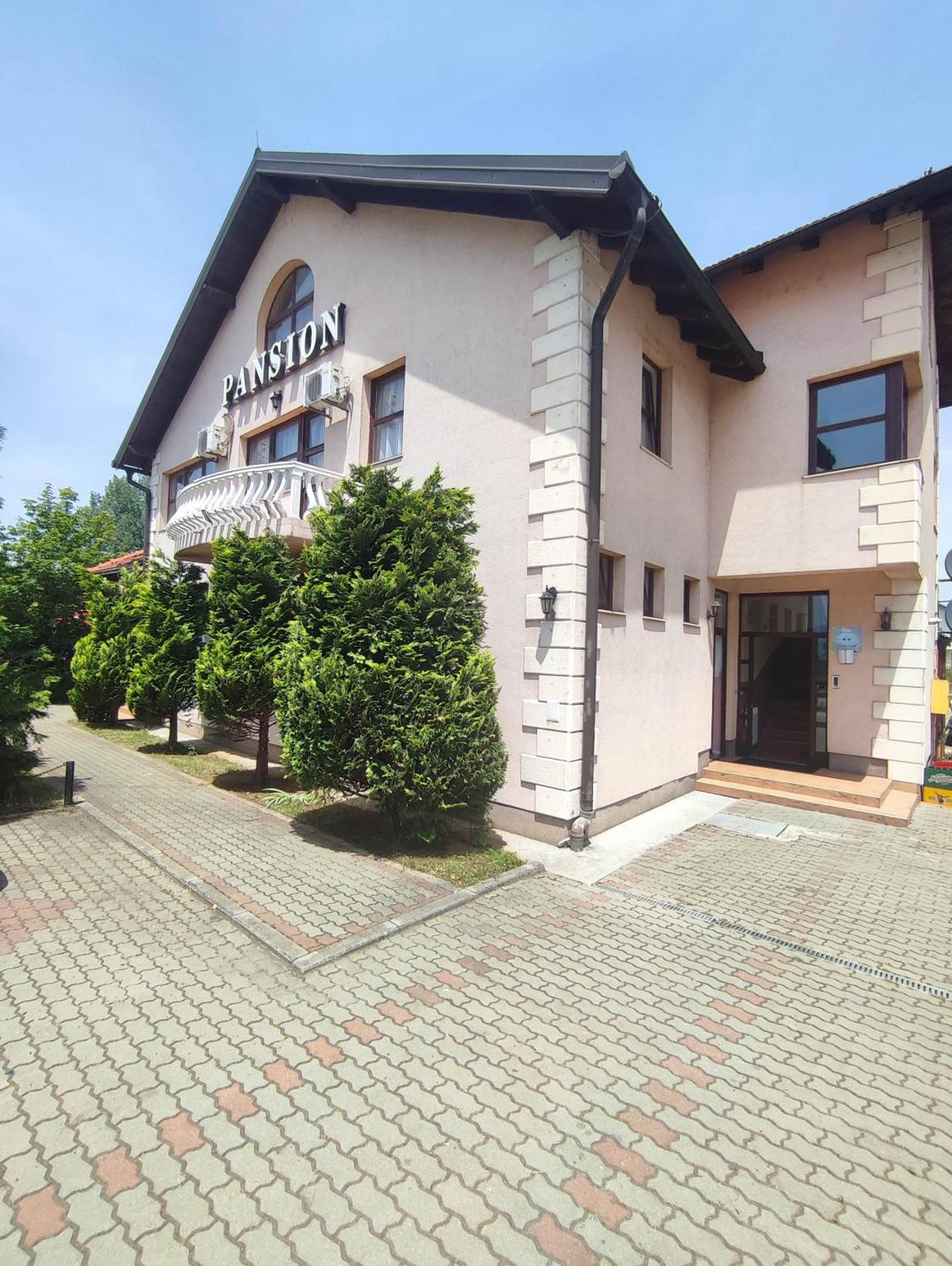 Bed and Breakfast Pansion Kamin Lukavica Экстерьер фото