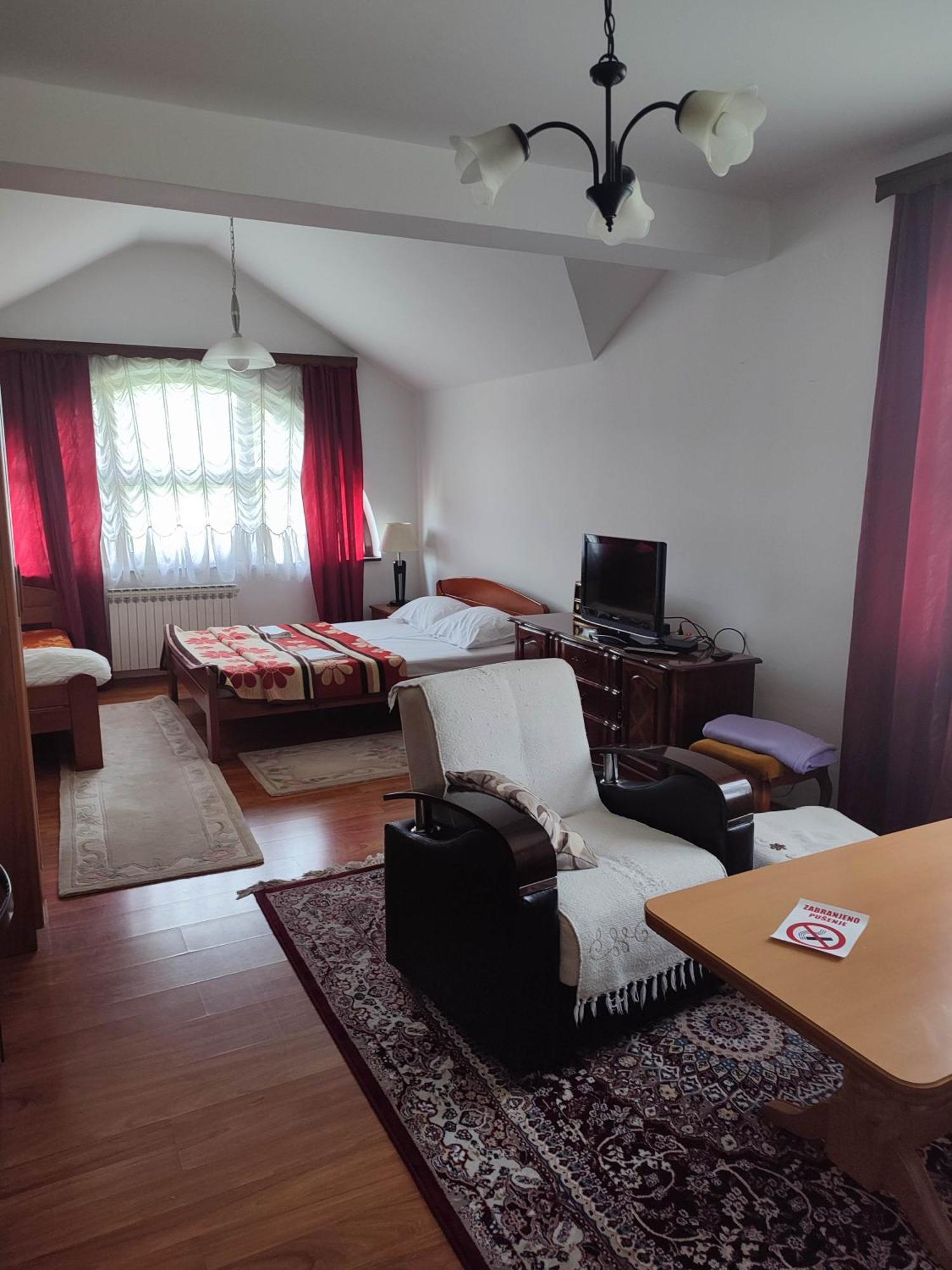 Bed and Breakfast Pansion Kamin Lukavica Экстерьер фото