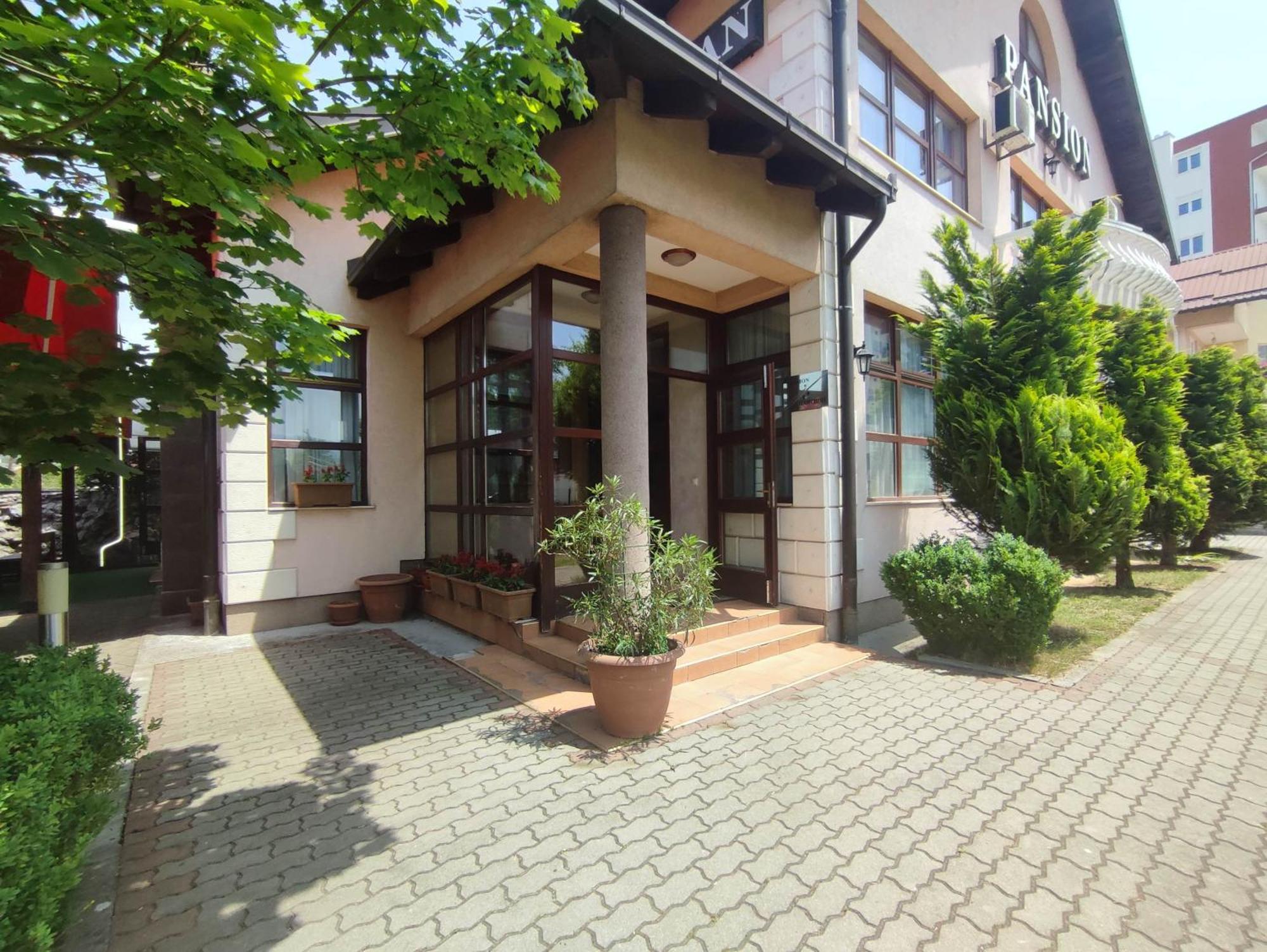 Bed and Breakfast Pansion Kamin Lukavica Экстерьер фото