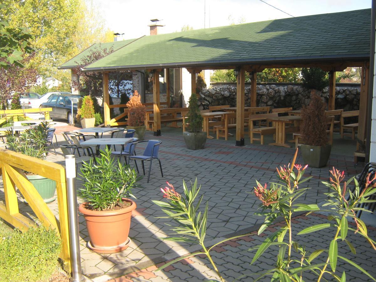 Bed and Breakfast Pansion Kamin Lukavica Экстерьер фото